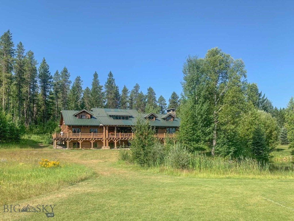 300 Desert Lodge Property Photo 2