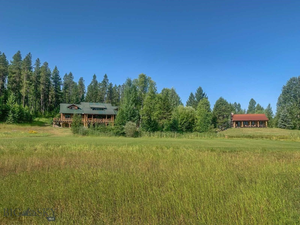 300 Desert Lodge Property Photo 3