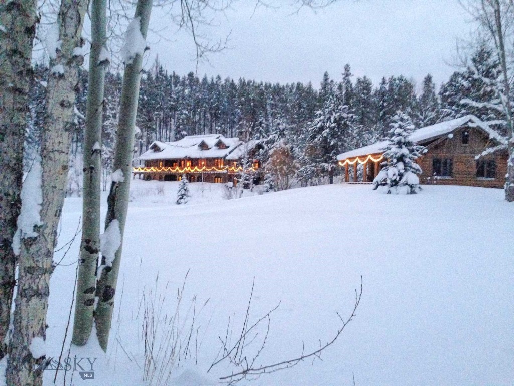 300 Desert Lodge Property Photo 5