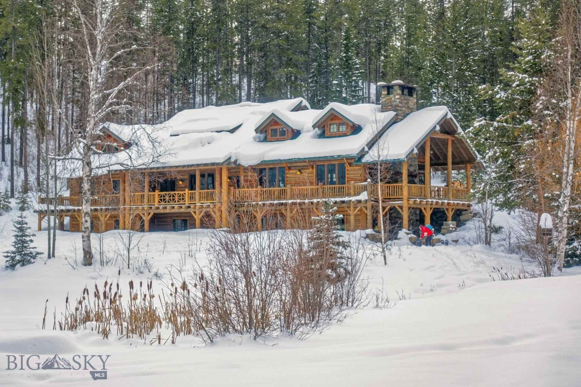300 Desert Lodge Property Photo 7
