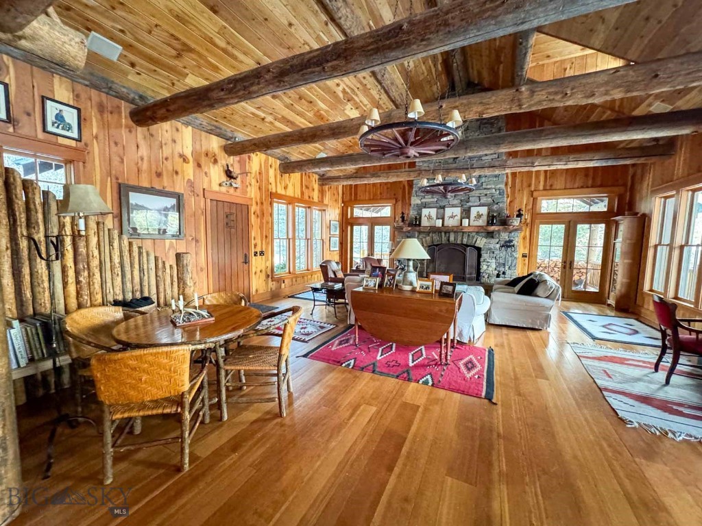 300 Desert Lodge Property Photo 22