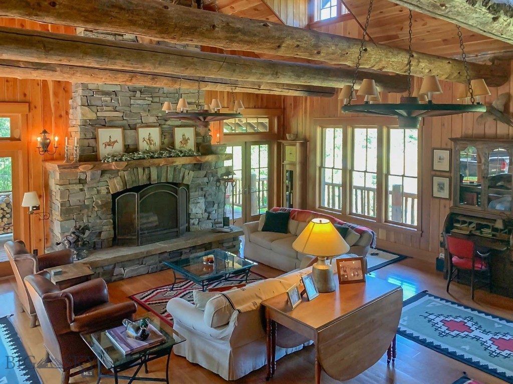 300 Desert Lodge Property Photo 25