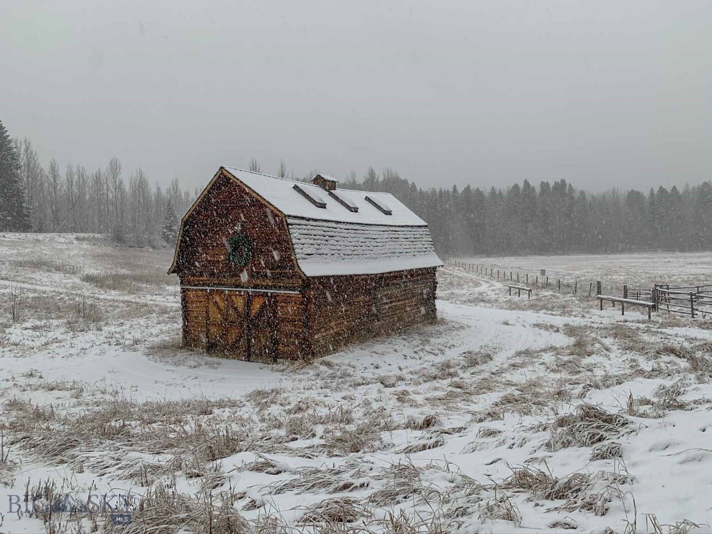 300 Desert Lodge Property Photo 47