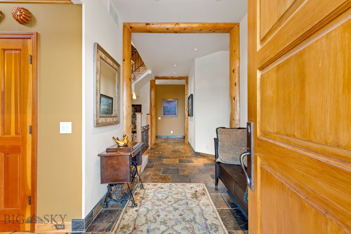 1061 Lookabout Lane Property Photo 5