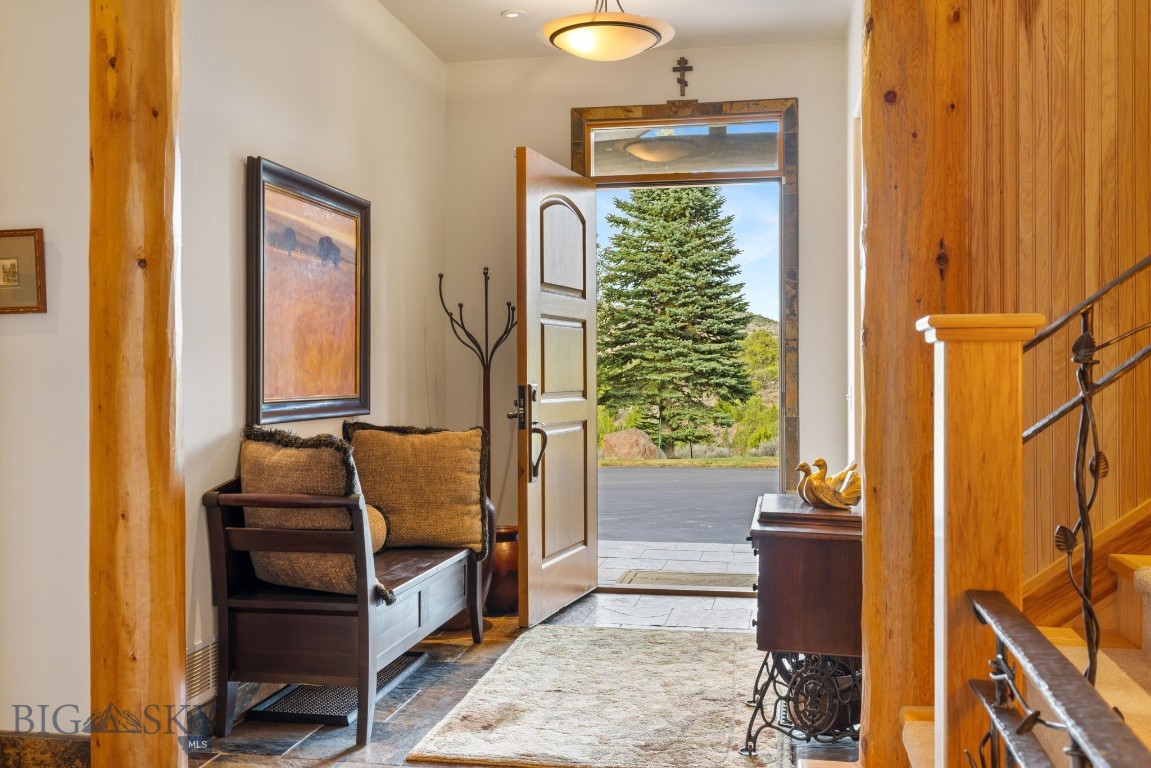 1061 Lookabout Lane Property Photo 6