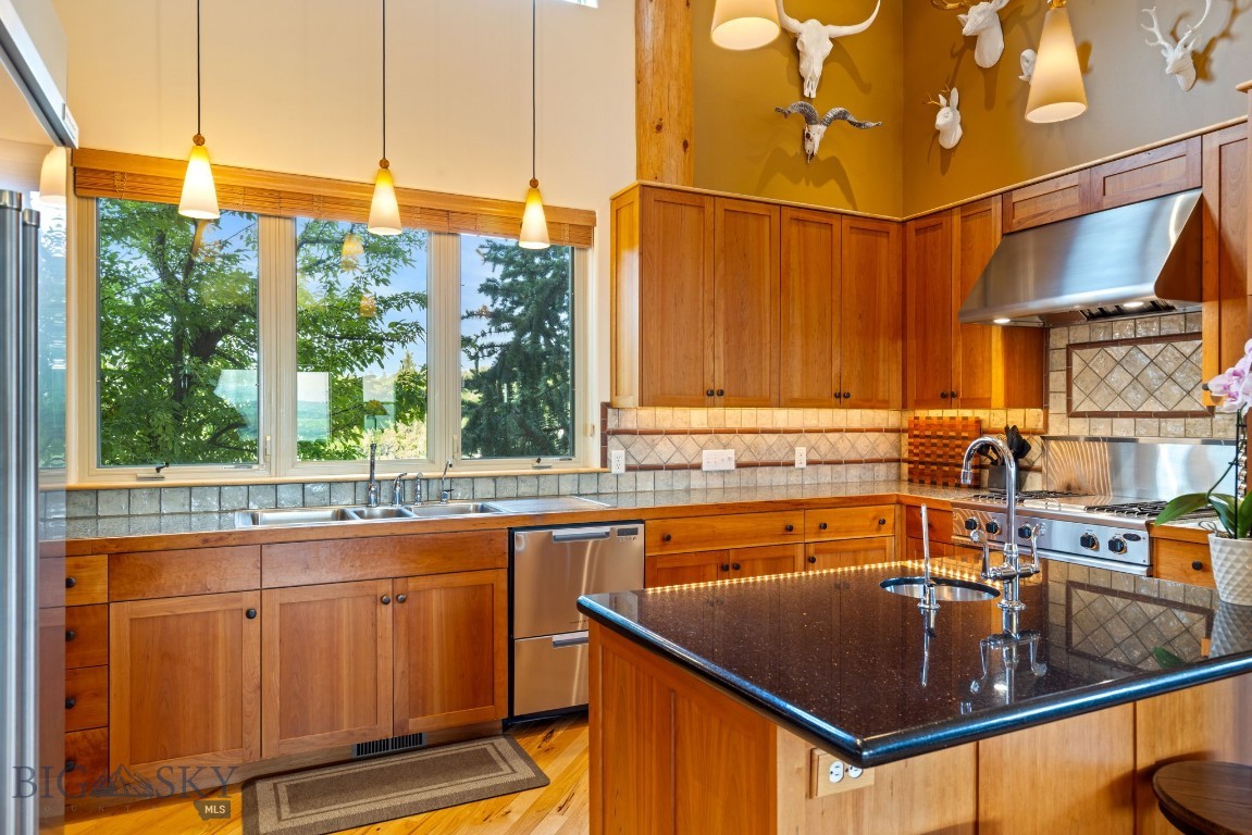 1061 Lookabout Lane Property Photo 13
