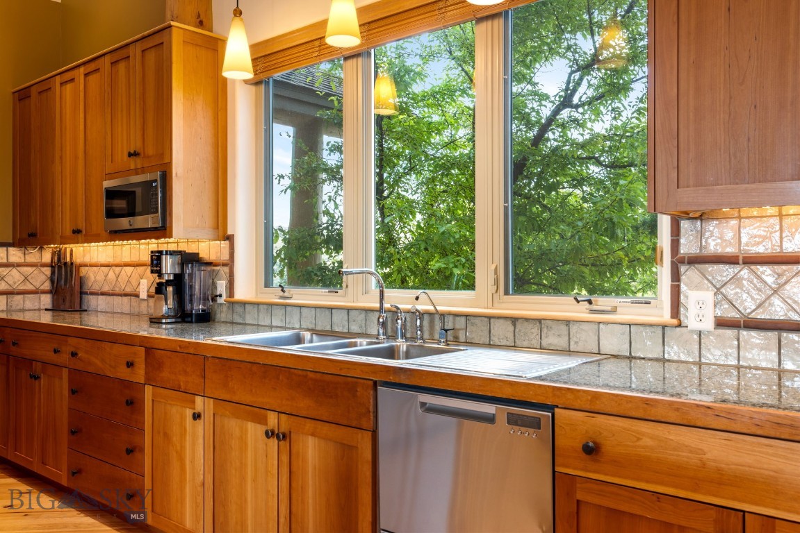1061 Lookabout Lane Property Photo 14