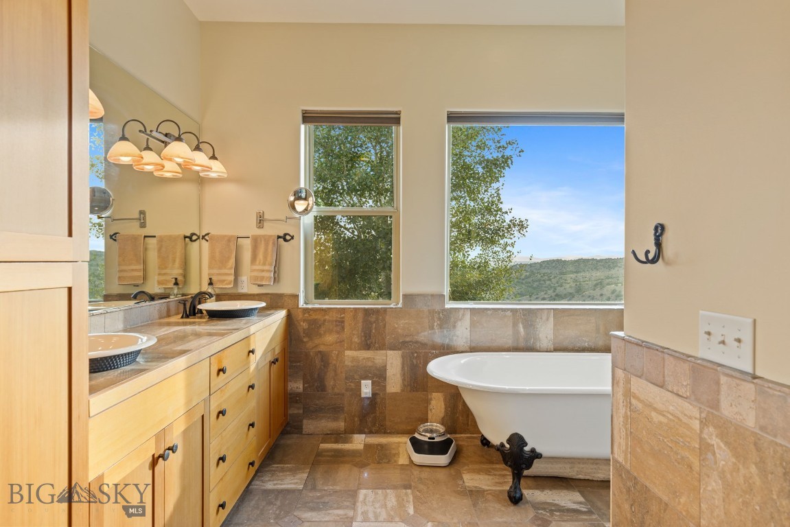 1061 Lookabout Lane Property Photo 37