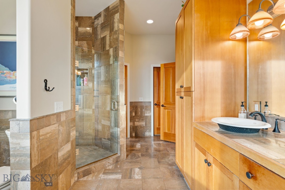 1061 Lookabout Lane Property Photo 38