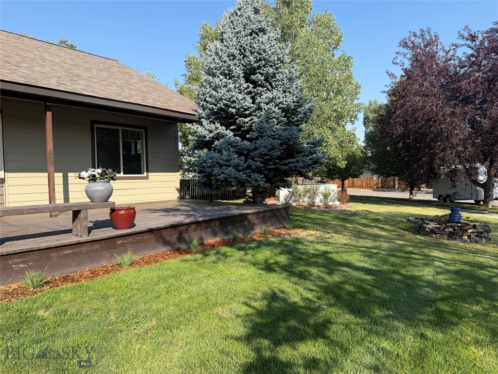 217 Lillian Way Property Photo 16