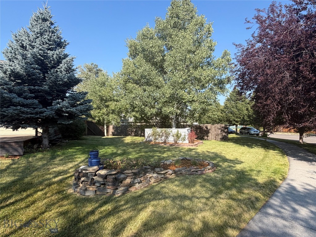 217 Lillian Way Property Photo 17