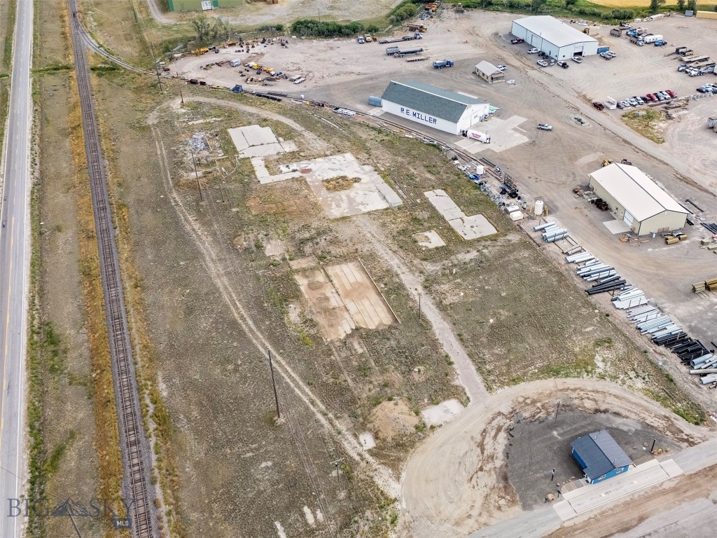 7725 S Highway 91 Property Photo 1