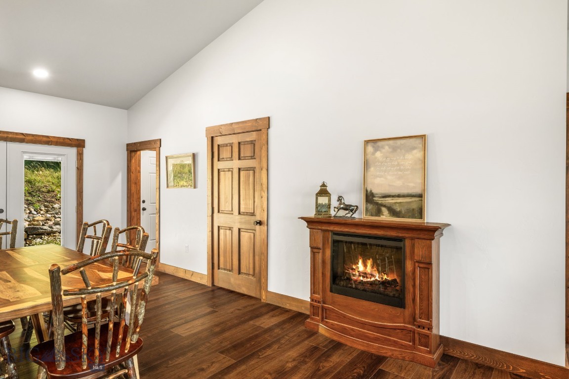 414132 Property Photo 24
