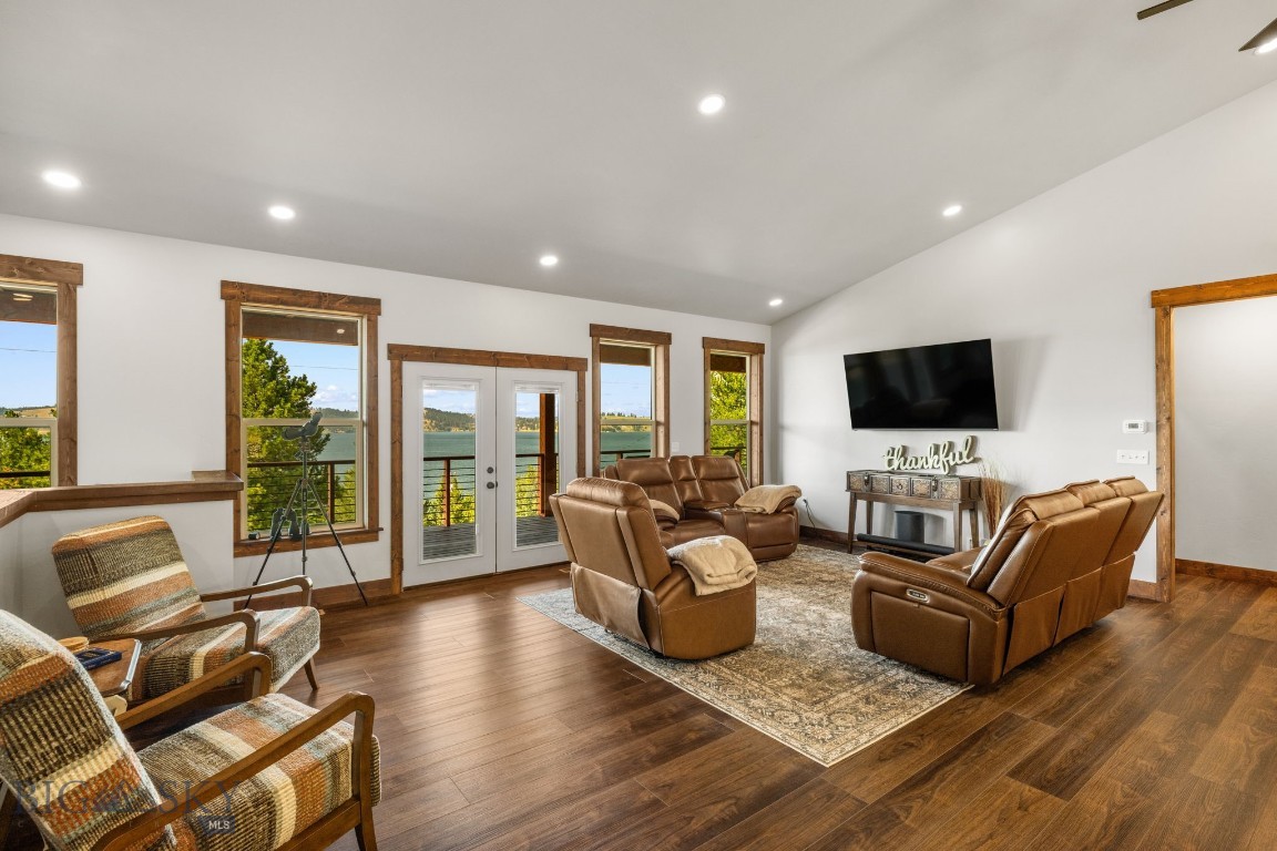 414132 Property Photo 27