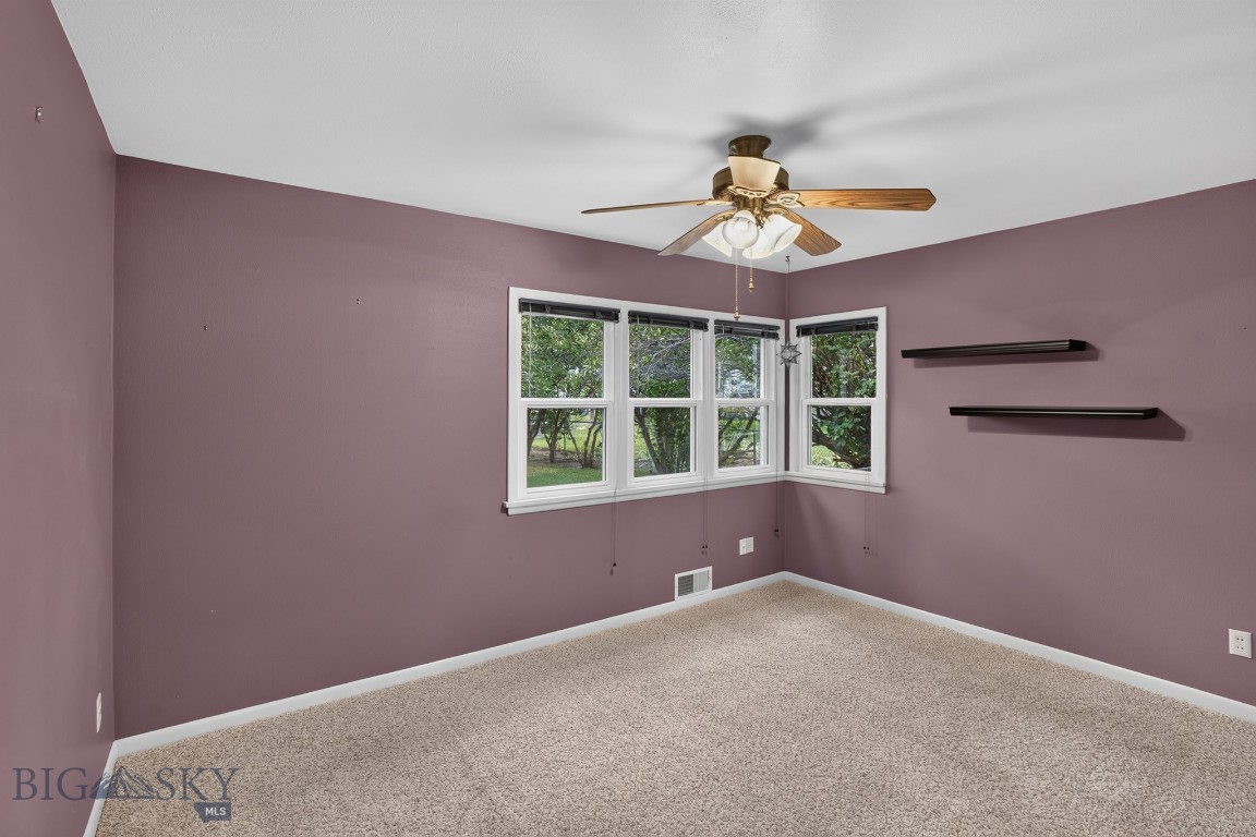 2702 Louise Lane Property Photo 4