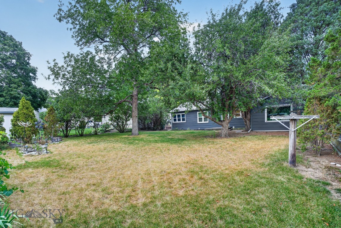 2702 Louise Lane Property Photo 8