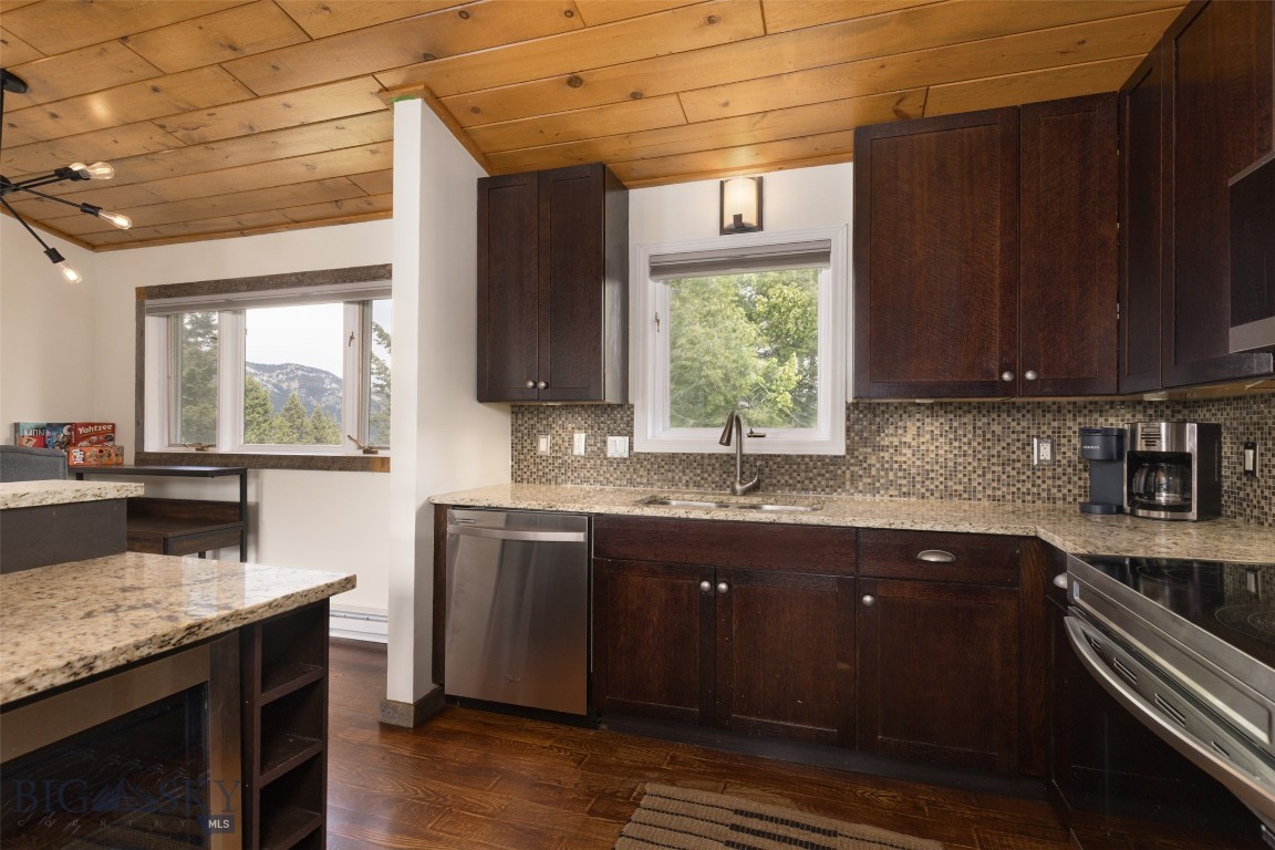 32 Rose Hip Circle N-3 Property Photo 9