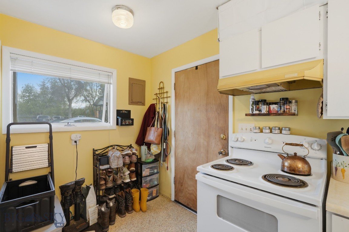 621 N Rouse Avenue Property Photo 26