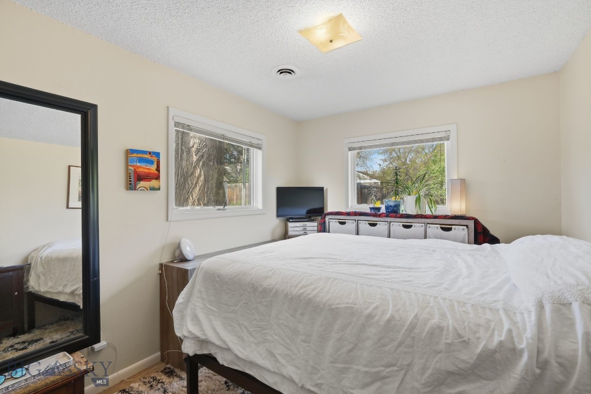 621 N Rouse Avenue Property Photo 39