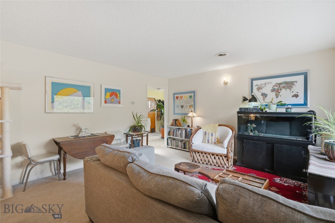 621 N Rouse Avenue Property Photo 43