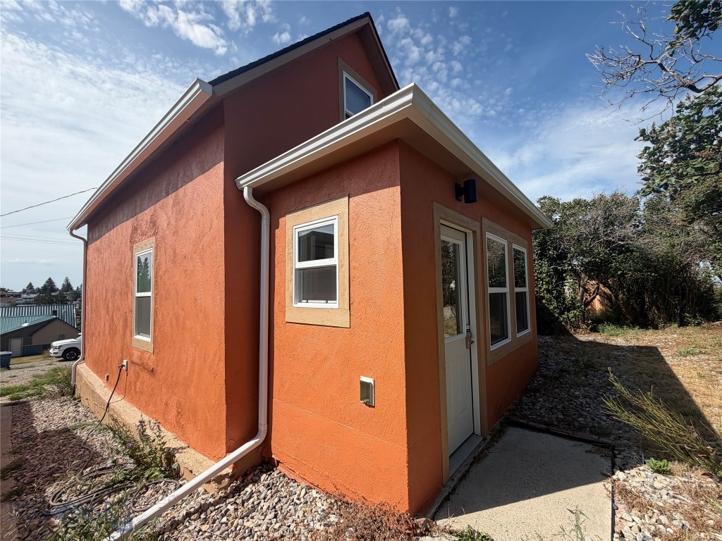 304 E Larime Street Property Photo 3