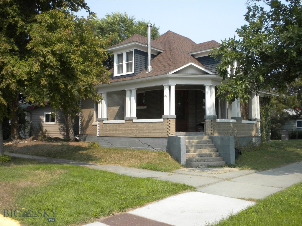 201 1st W Property Photo 1
