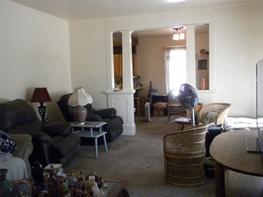 201 1st W Property Photo 11
