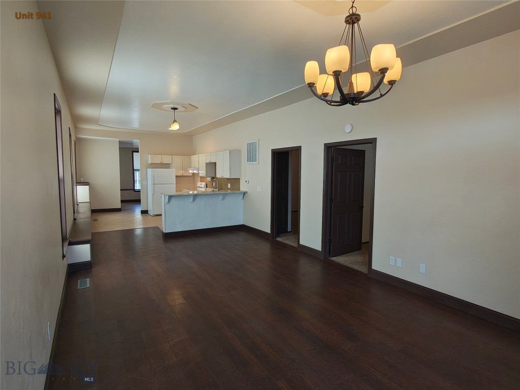 941-943 W Granite Property Photo 3