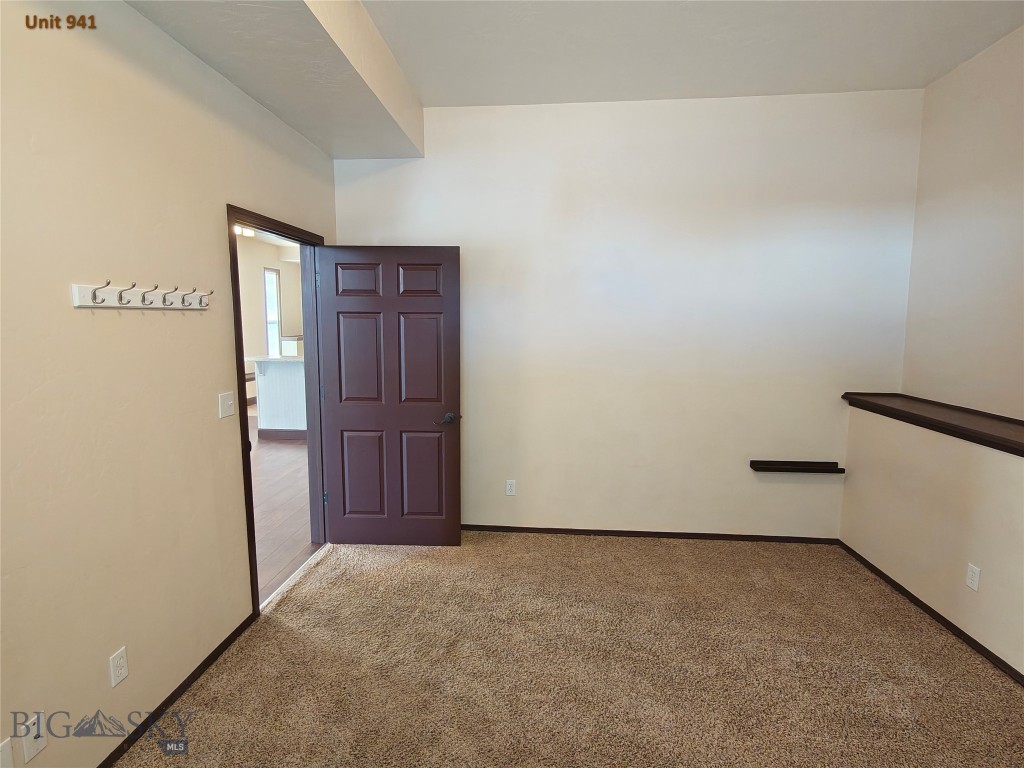 941-943 W Granite Property Photo 5