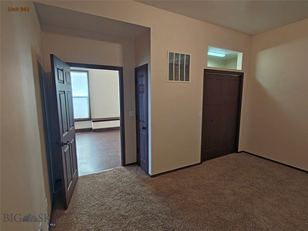 941-943 W Granite Property Photo 7