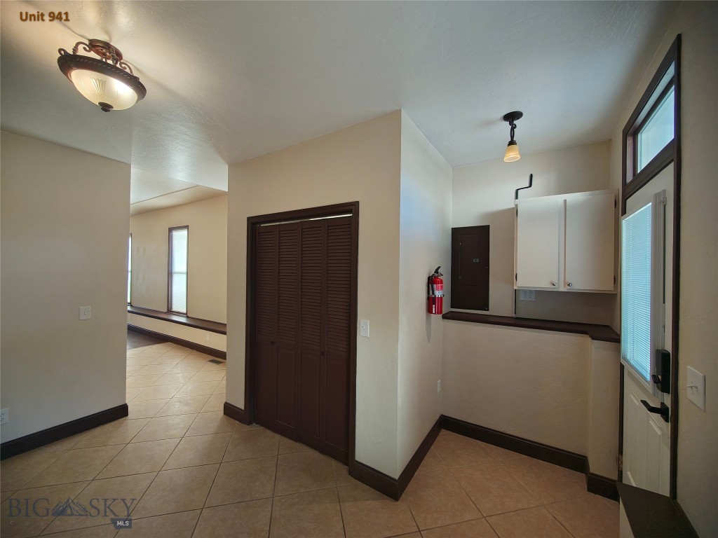 941-943 W Granite Property Photo 12