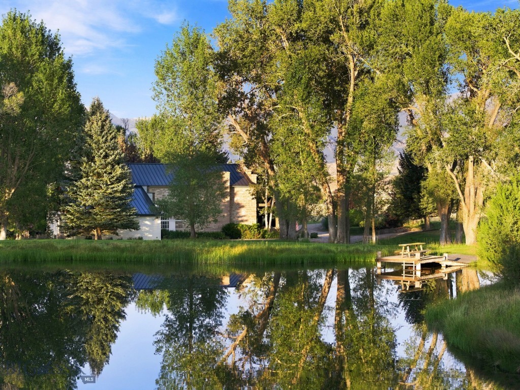 84 Gravelly Range Property Photo 1