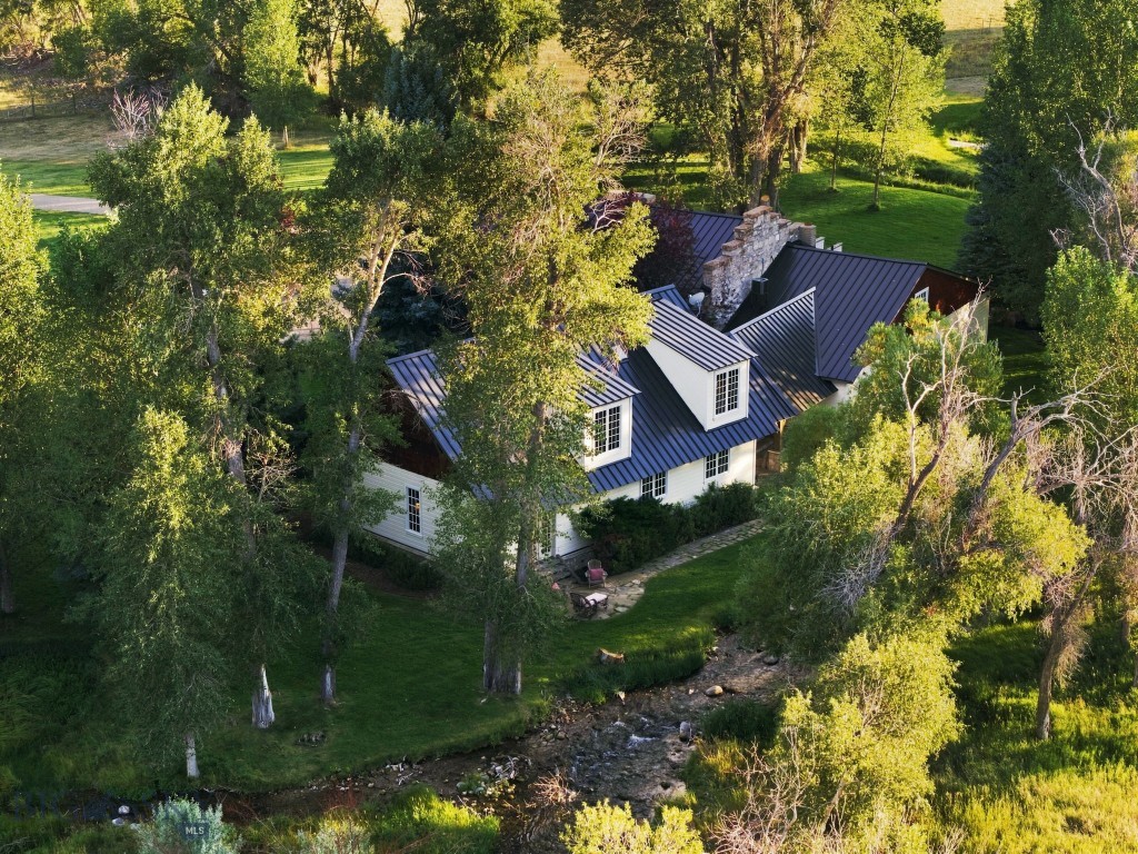 84 Gravelly Range Property Photo 3