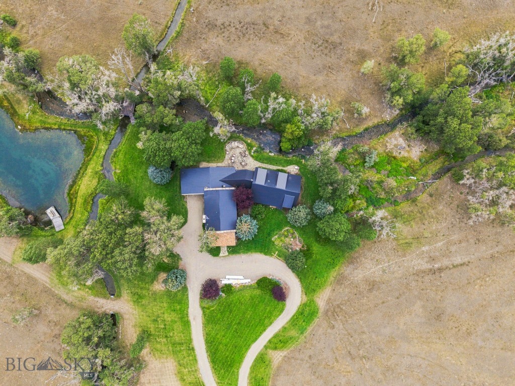 84 Gravelly Range Property Photo 4