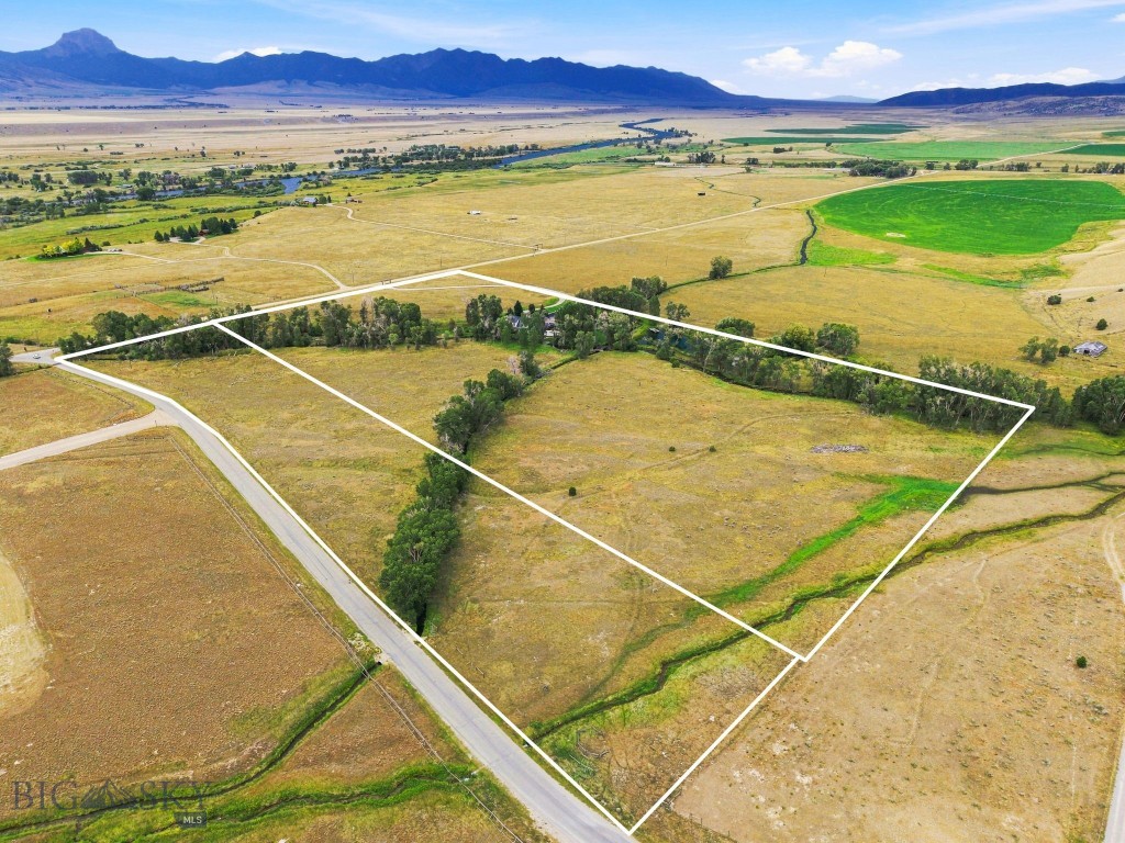 84 Gravelly Range Property Photo 11