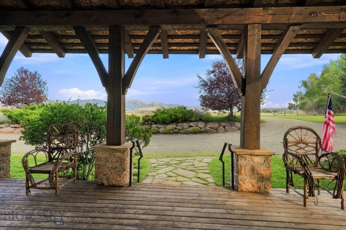 84 Gravelly Range Property Photo 20