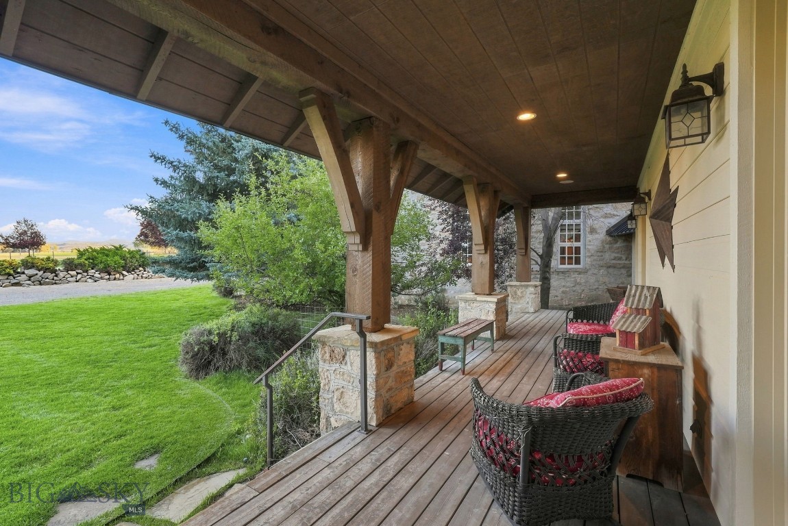 84 Gravelly Range Property Photo 24