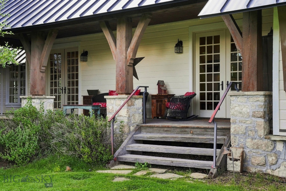 84 Gravelly Range Property Photo 43