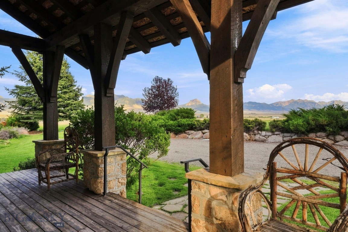84 Gravelly Range Property Photo 45