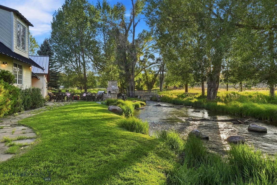 84 Gravelly Range Property Photo 64
