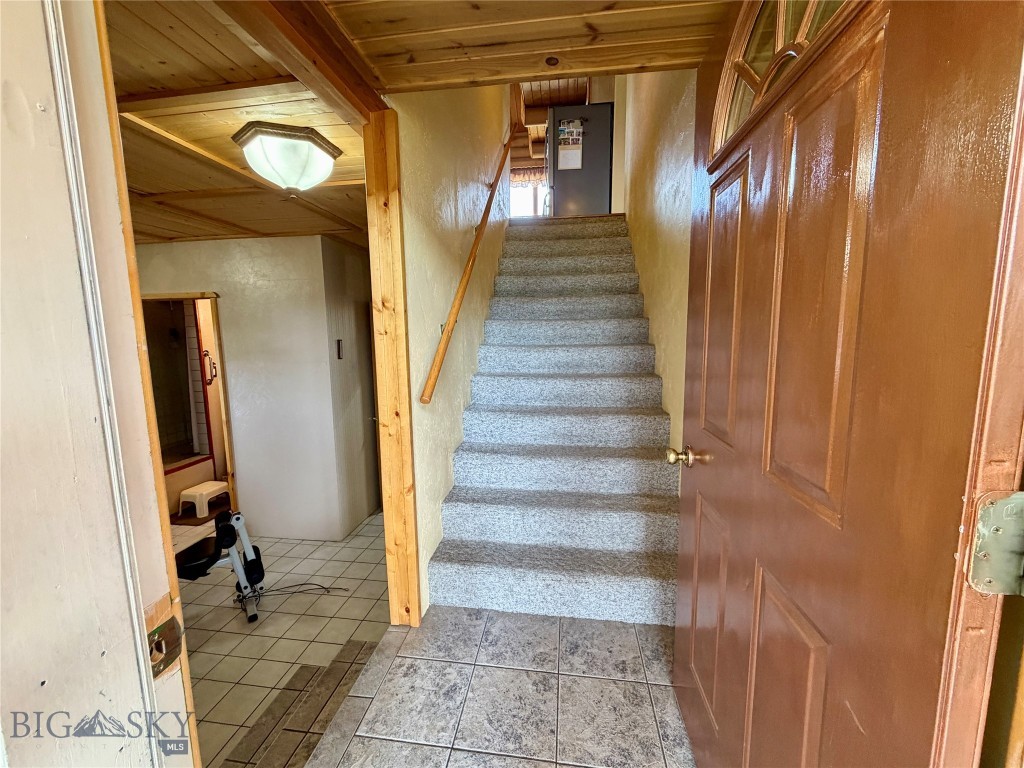 448 Red Fox Road Property Photo 5