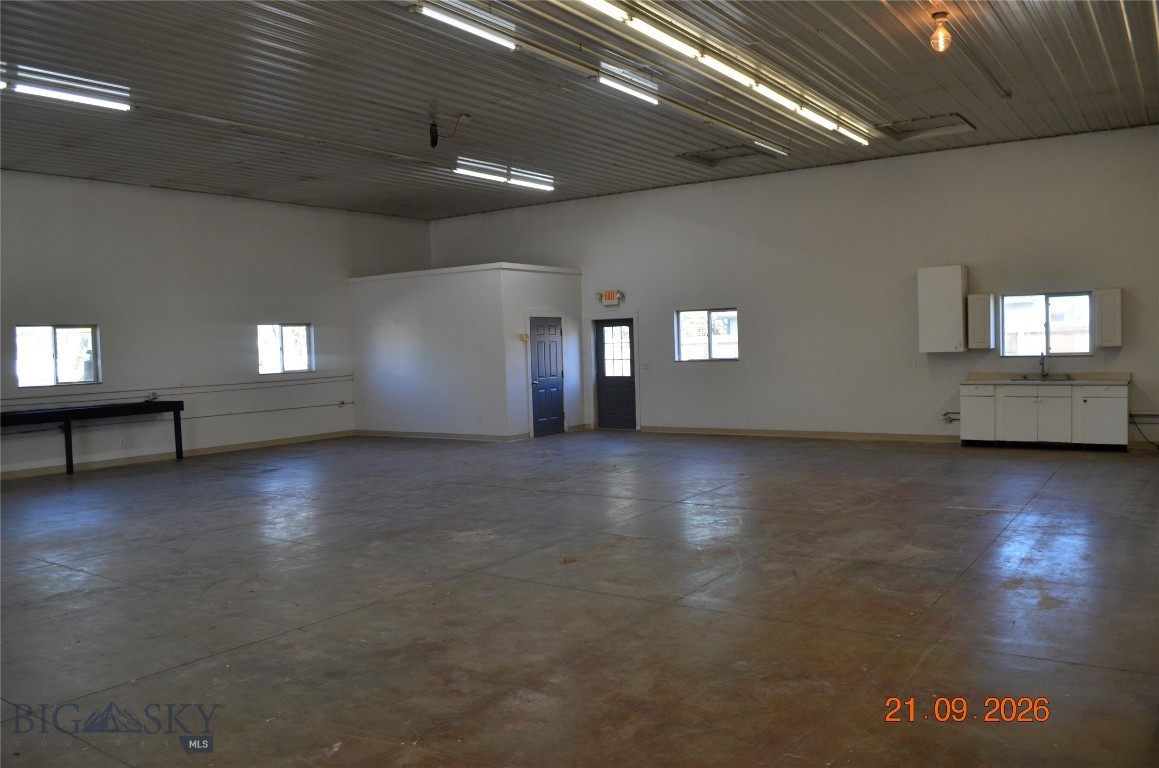 265 High K Property Photo 8
