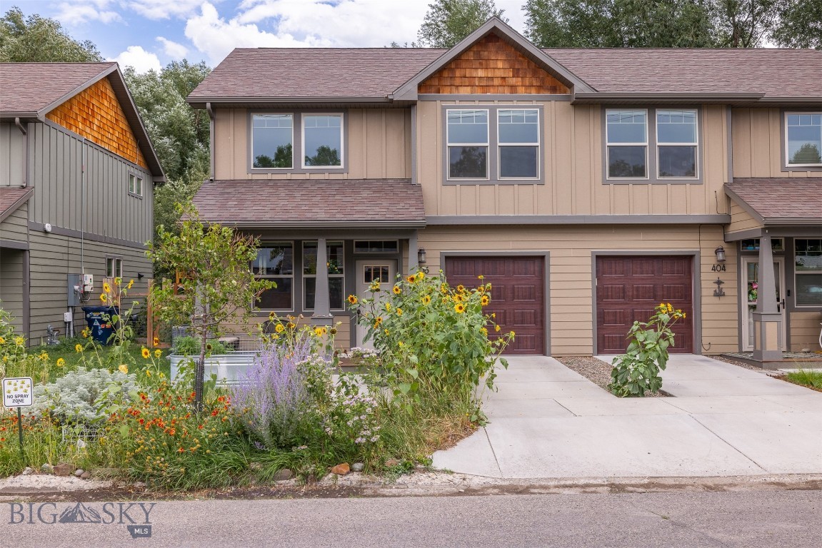 406 E Geyser Property Photo 1