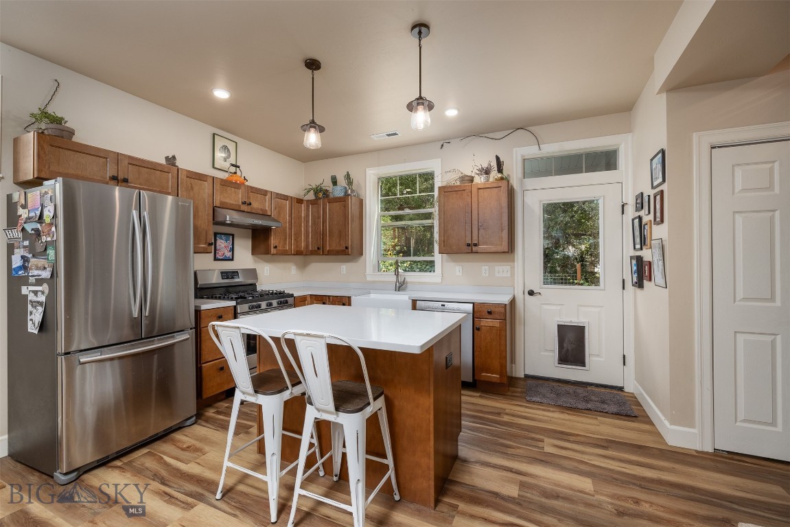 406 E Geyser Property Photo 8