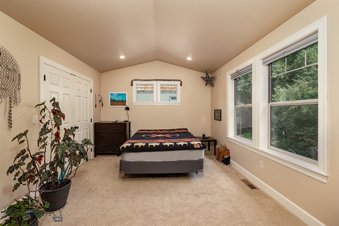 406 E Geyser Property Photo 12