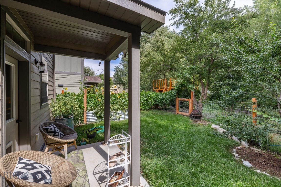406 E Geyser Property Photo 19