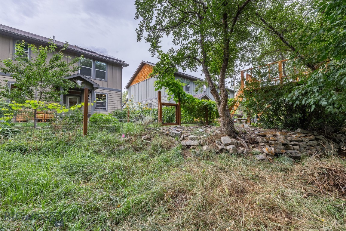 406 E Geyser Property Photo 23