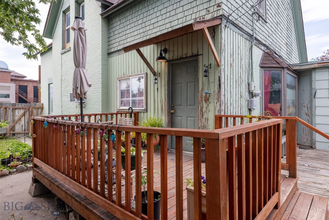 123 S E Street Property Photo 5
