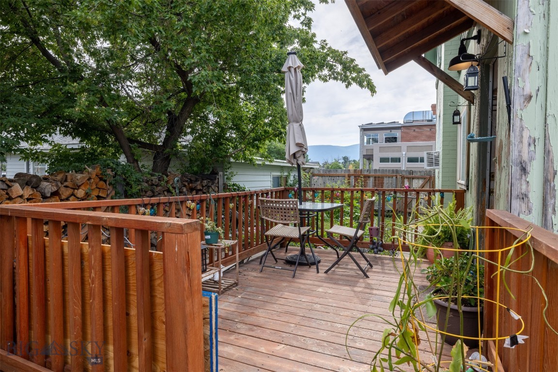 123 S E Street Property Photo 6