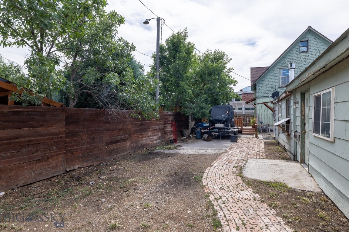 123 S E Street Property Photo 8